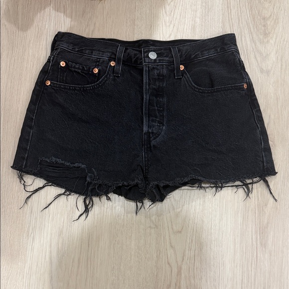 Levi’s 27 Black Distressed Denim Shorts - Picture 1 of 5